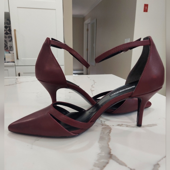 Charles David leather burgundy Astrid Closed point Toe Ankle Strap Pumps 11 New - Picture 2 of 10